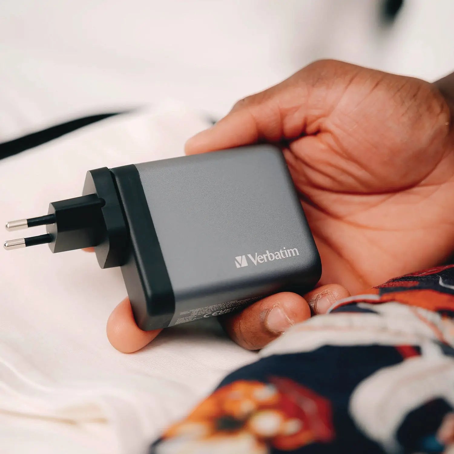 140 W 4-Port GaN Wall Charger, Black/Gray Verbatim® Flipcost