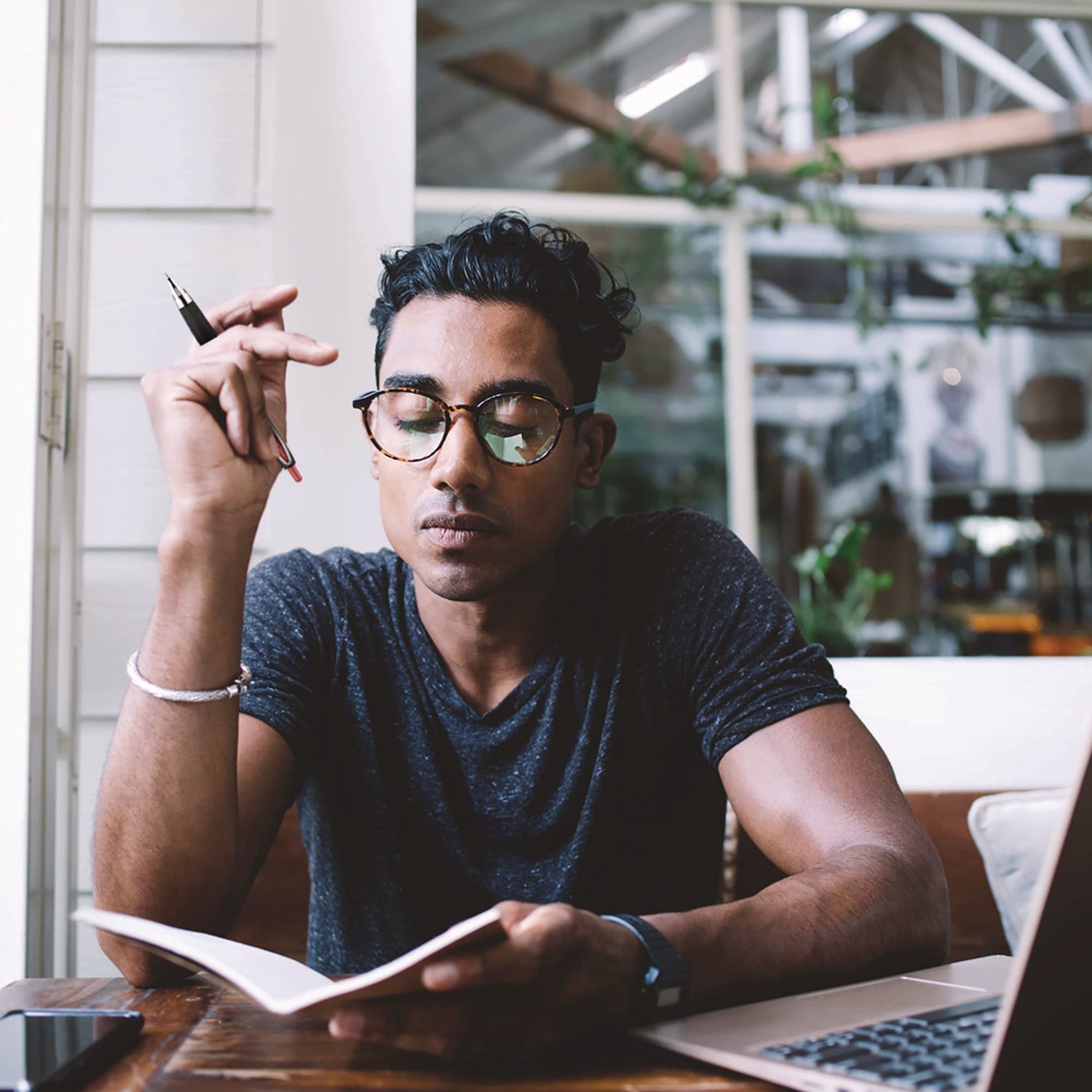 uniball® Signo 207 Gel Pen, Retractable, Medium 0.7 Mm, Black Ink, Smoke/black Barrel, Dozen