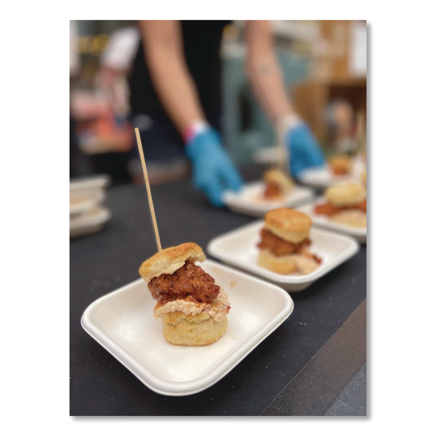 Eco-Products® WorldView Renewable Molded Fiber Containers, 10 oz, 5.04 x 5.04 x 1.09, White, 800/Carton