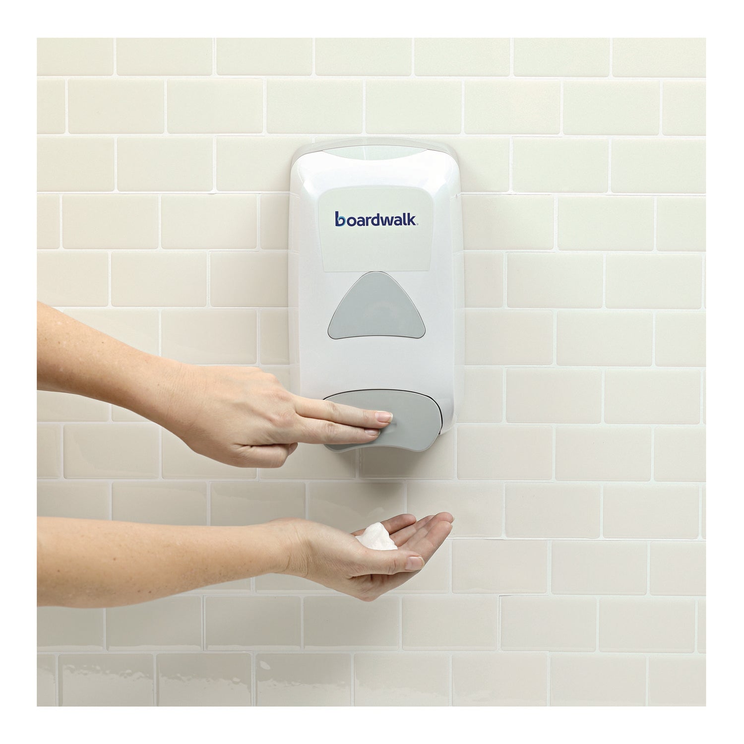 Boardwalk® Foam Antibacterial Handwash, Fresh Fruit Scent, 1,250 mL Refill, 4/Carton