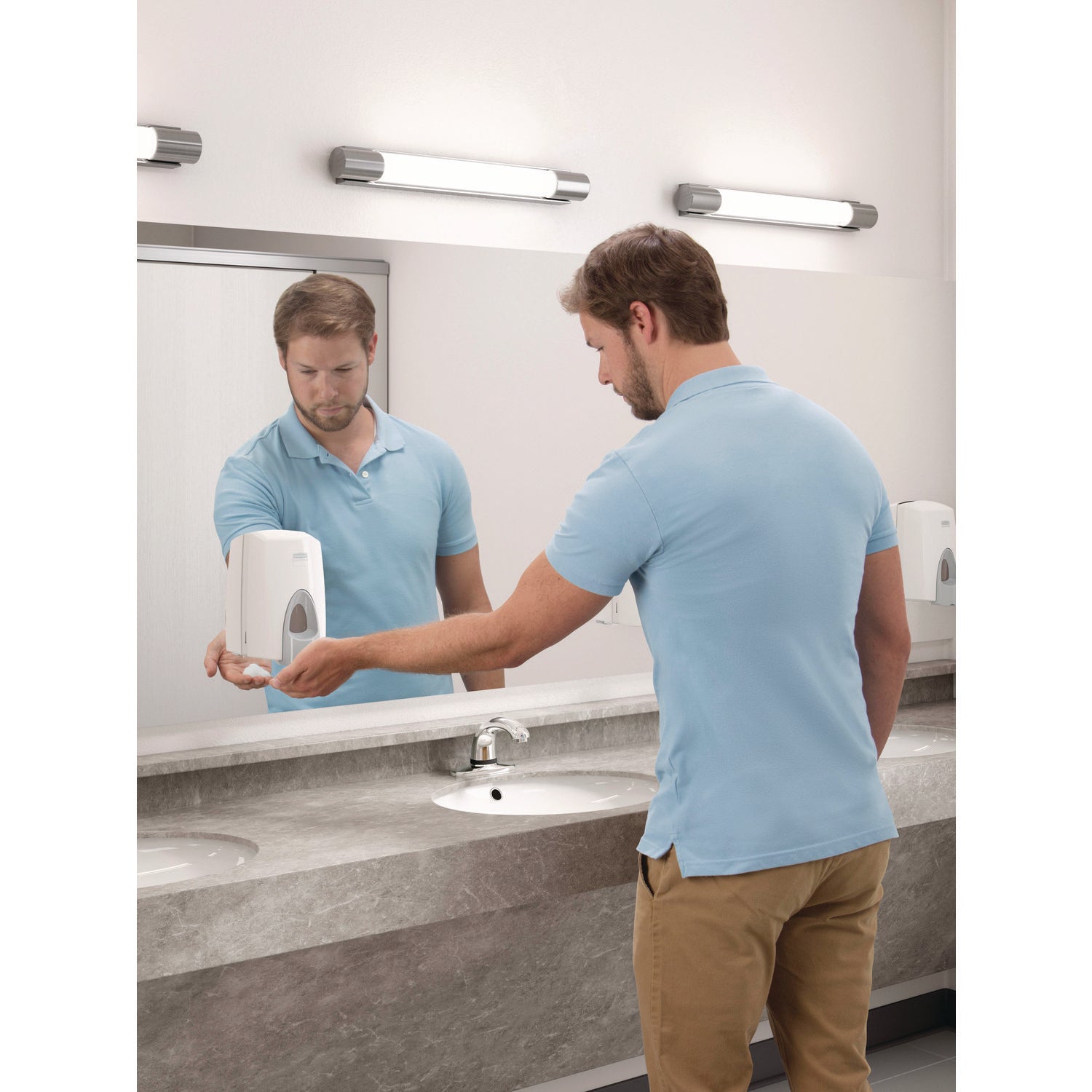 Rubbermaid® Commercial Moisturizing Foam Soap Refill, Citrus Scent, 800 mL, 6/Carton