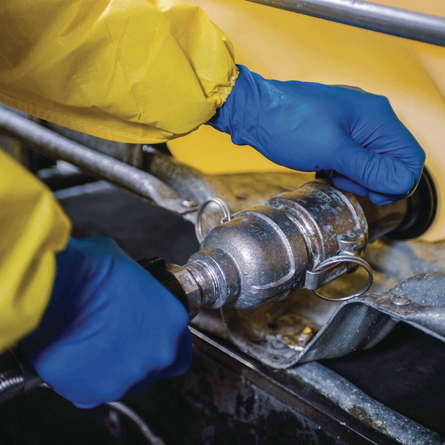 KleenGuard™ A70 Chemical Spray Protection Aprons, Polyethylene-Coated Fabric, One Size Fits Most, Yellow, 100/Carton