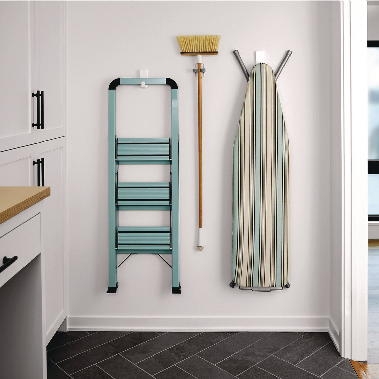 Command™ X-Large Utility Hooks, Plastic, White, 10 lb Capacity, 2 Hooks and 6 Strips/Pack