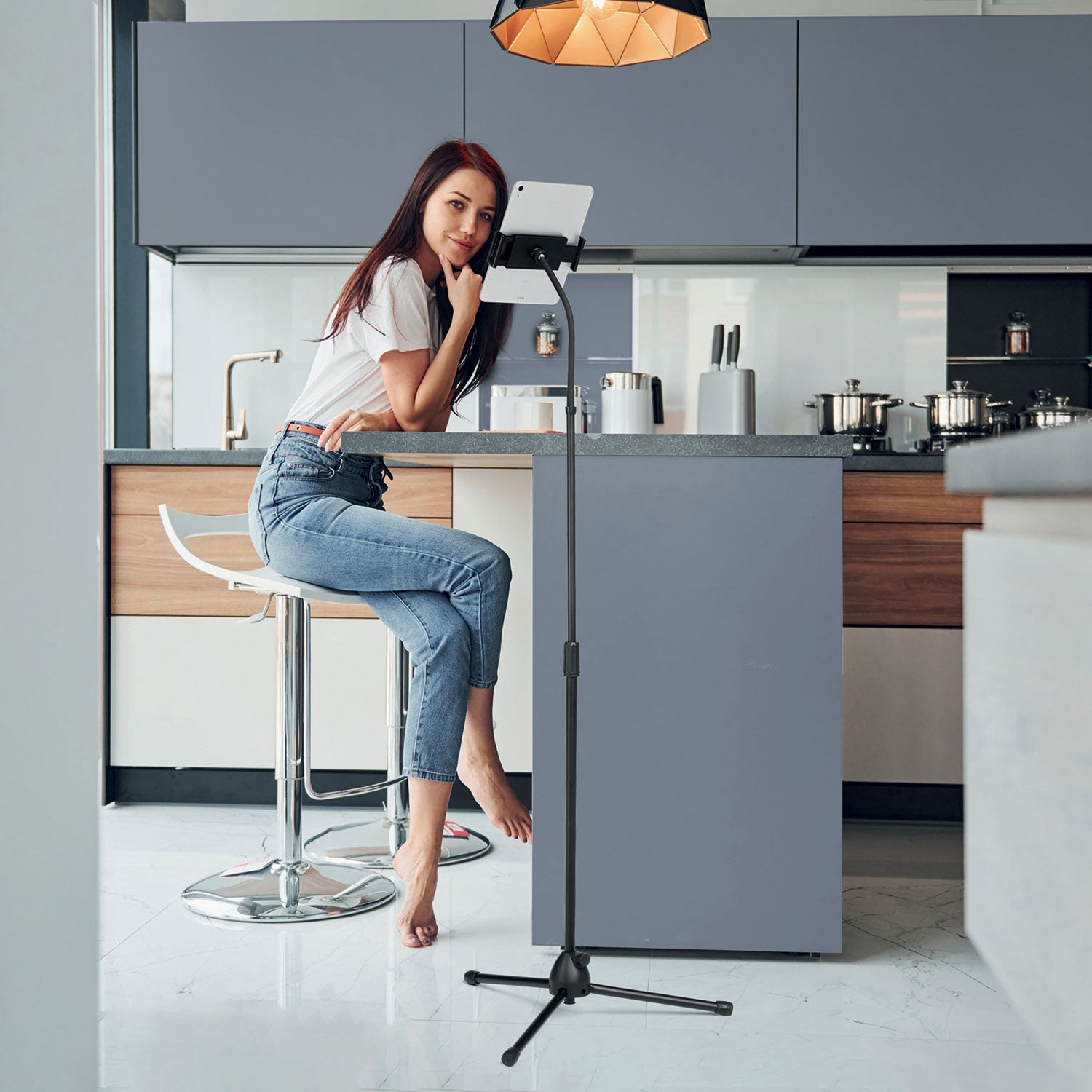 Durable® TWIST Black Floor Stand for Tablet, Black