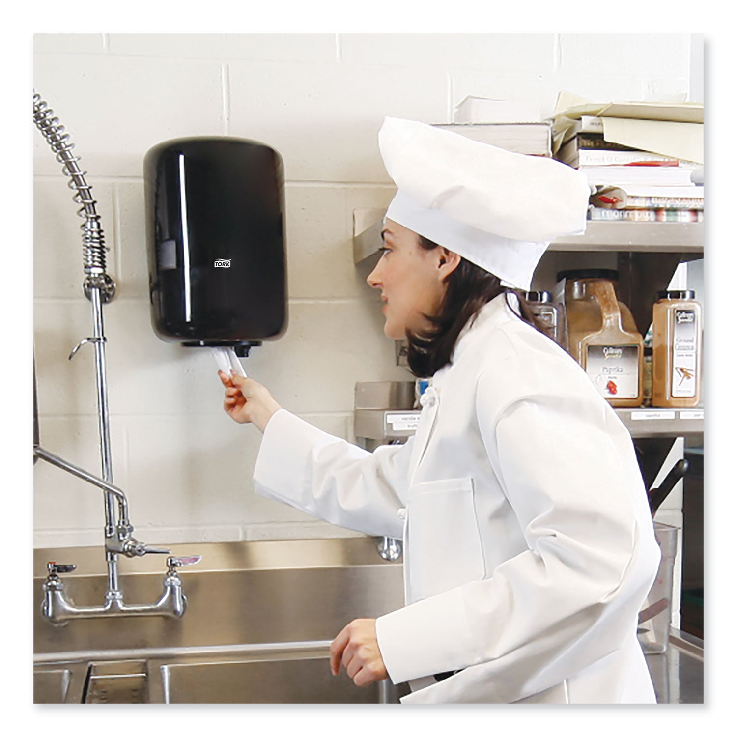 Tork® Centerfeed Hand Towel, 2-Ply, 7.6 X 11.8, White, 500/roll, 6 Rolls/carton