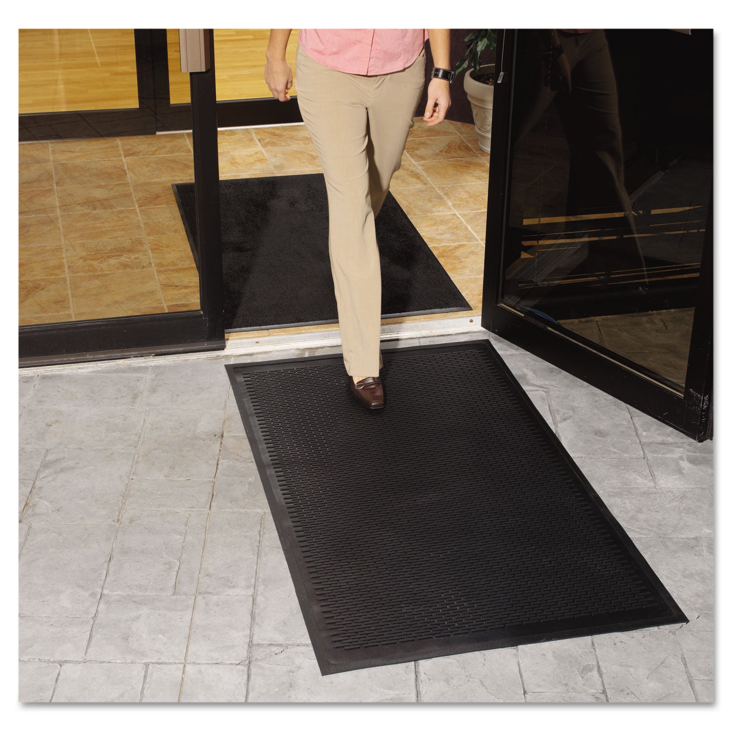 Guardian Clean Step Outdoor Rubber Scraper Mat, Polypropylene, 36 X 60, Black