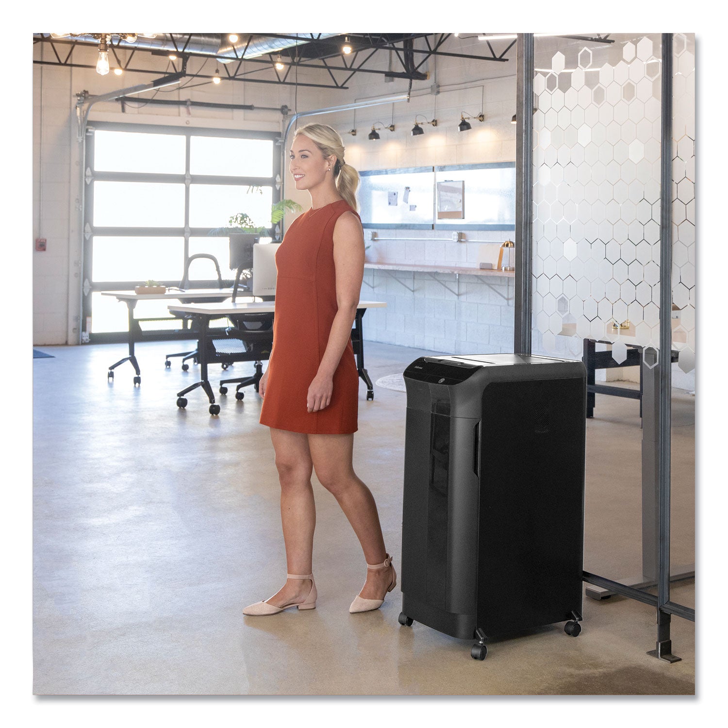 Fellowes® Automax 600m Auto Feed Micro-Cut Shredder, 600 Auto/14 Manual Sheet Capacity