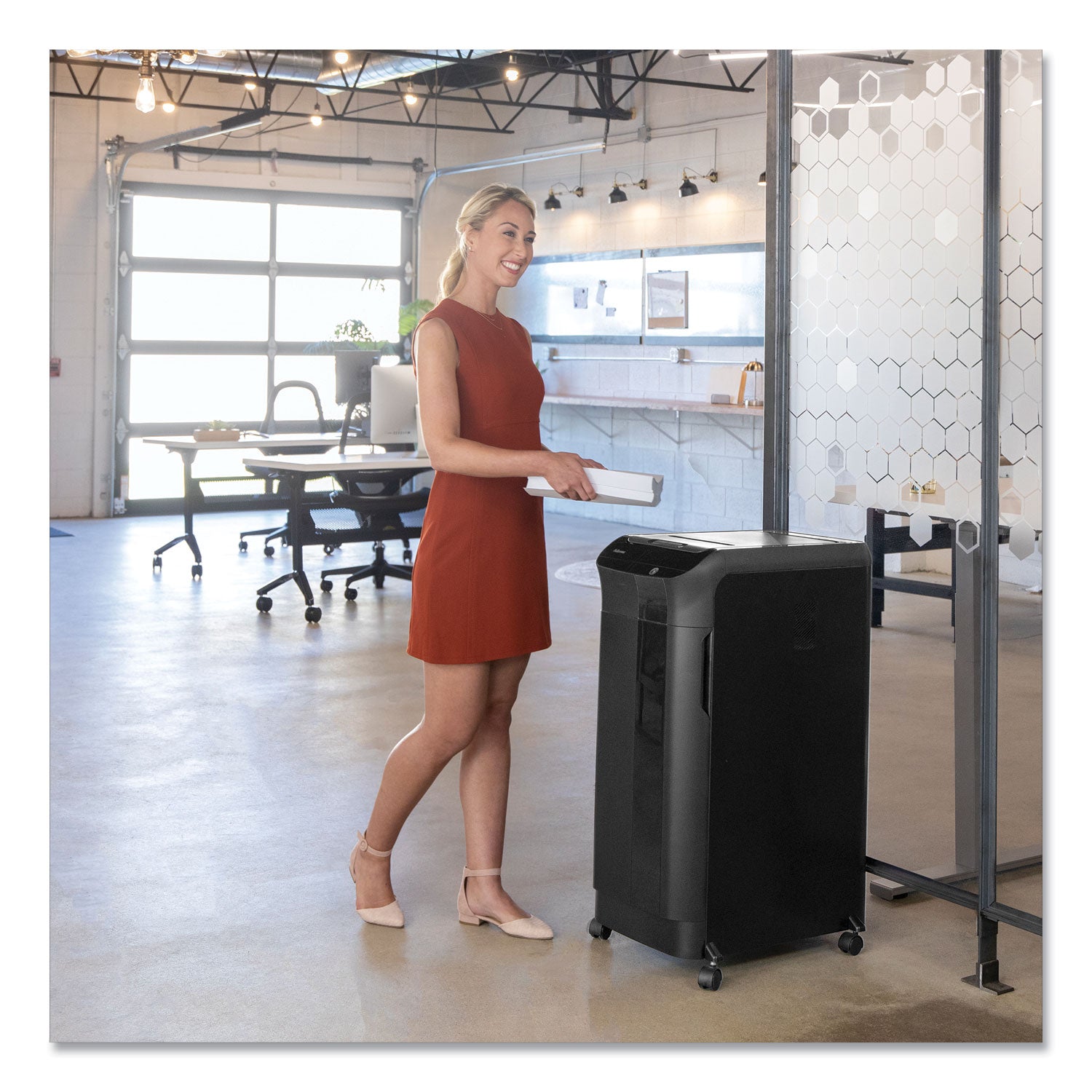 Fellowes® Automax 600m Auto Feed Micro-Cut Shredder, 600 Auto/14 Manual Sheet Capacity