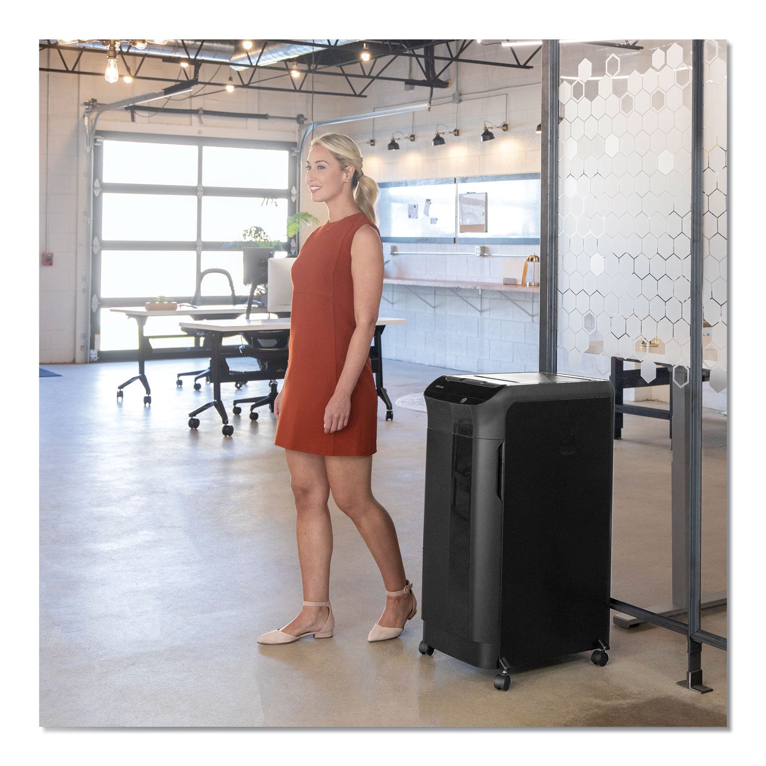 Fellowes® Automax 550c Auto Feed Cross-Cut Shredder, 550 Auto/14 Manual Sheet Capacity