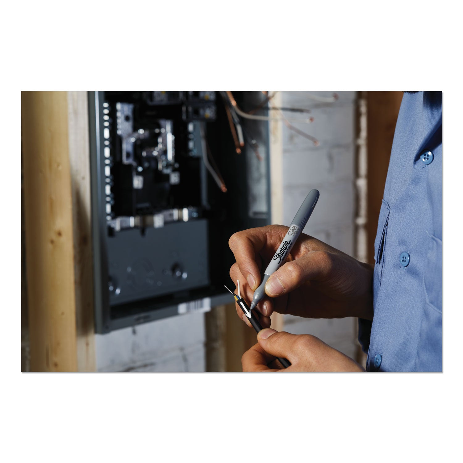 Sharpie® Metallic Fine Point Permanent Markers, Fine Bullet Tip, Blue-Green-Red, 6/pack