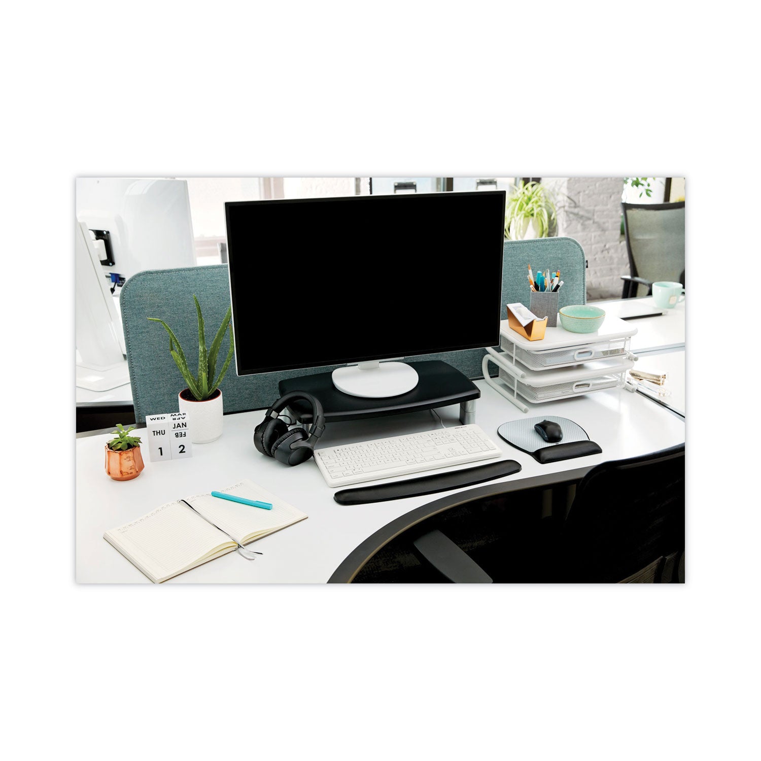 3M™ Extra-Wide Adjustable Monitor Stand, 20" X 12" X 1" To 5.78", Silver/black, Supports 40 Lbs