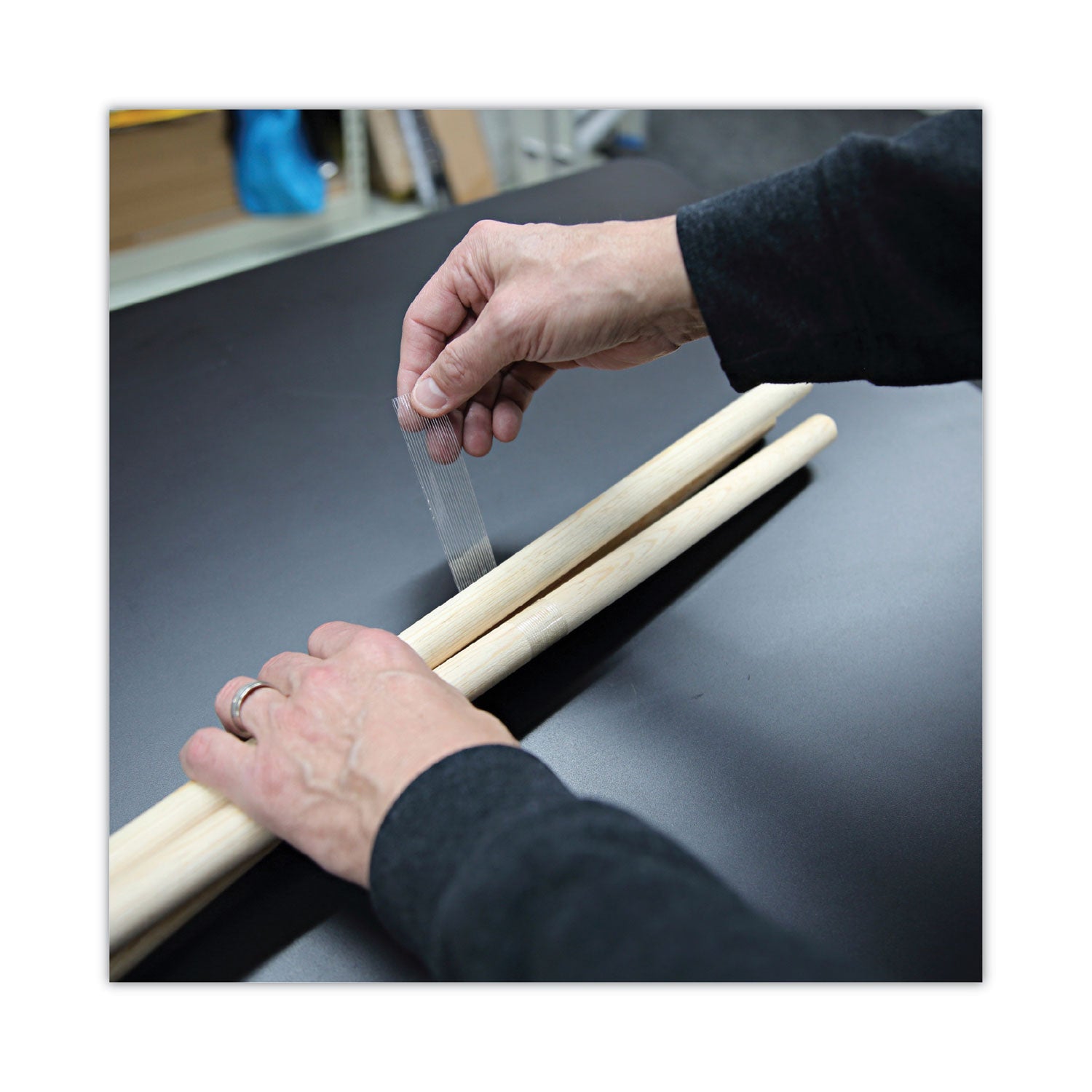 Universal® 120# Utility Grade Filament Tape, 3" Core, 24 Mm X 54.8 M, Clear