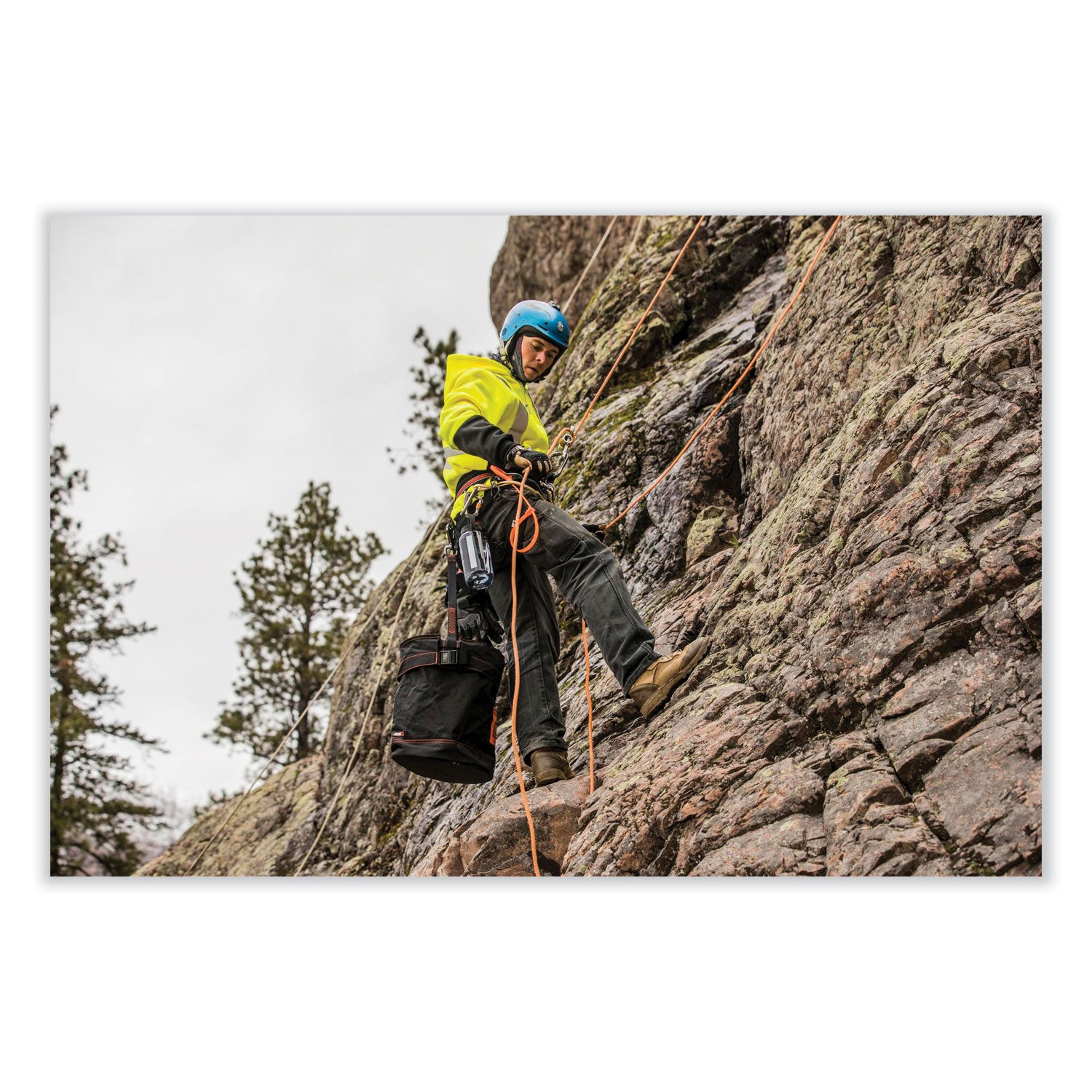 ergodyne® Arsenal 5970 Swiveling Hook Nylon Hoist Bucket, 100 lb, Black