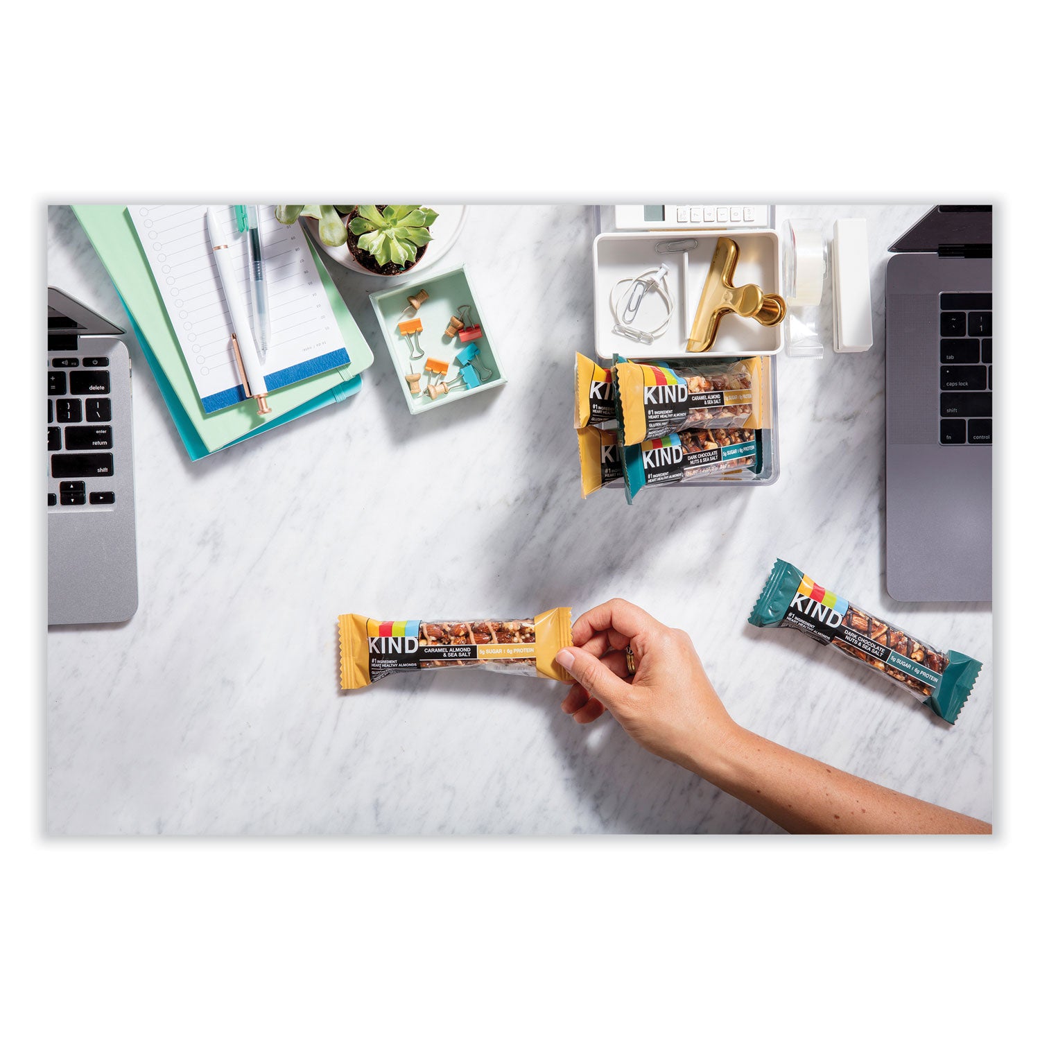 KIND Nuts And Spices Bar, Dark Chocolate Mocha Almond, 1.4 Oz Bar, 12/box