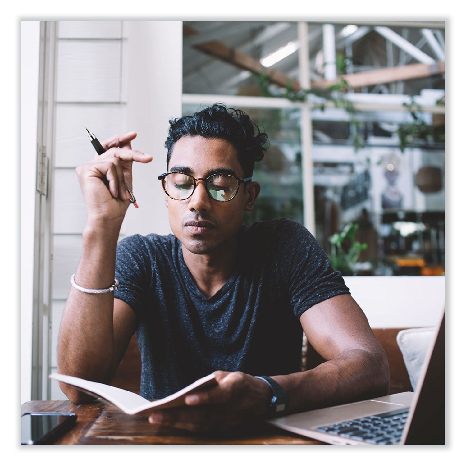 uniball® Signo 207 Gel Pen, Retractable, Bold 1 mm, Black Ink, Smoke/Black Barrel, Dozen