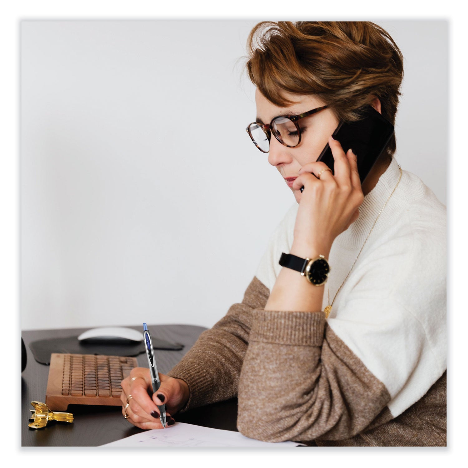 uniball® Signo 207 Needle Point Gel Pen, Retractable, Medium 0.7 mm, Blue Ink, Clear/Black/Blue Barrel, Dozen