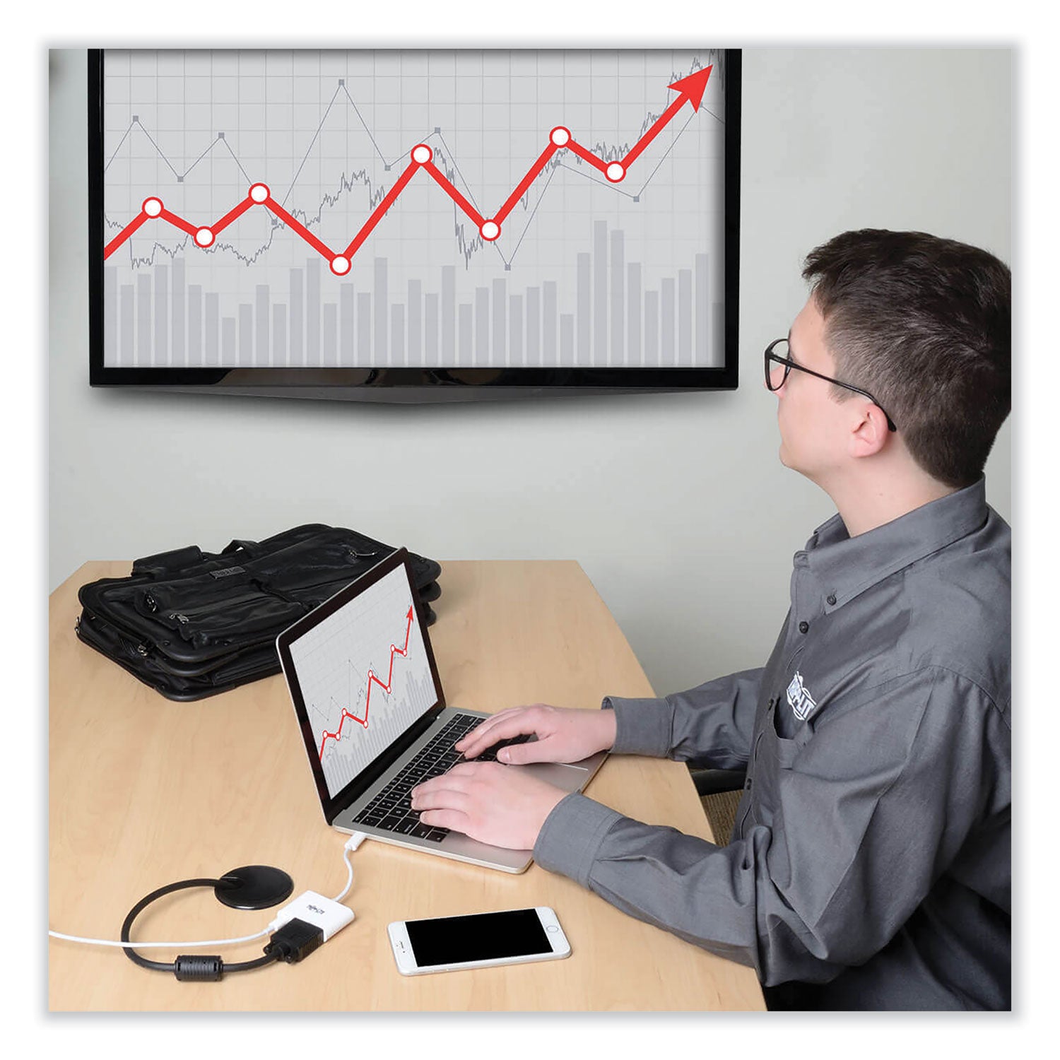 Tripp Lite by Eaton USB 3.1 Gen 1 USB-C to VGA Adapter, 3", White