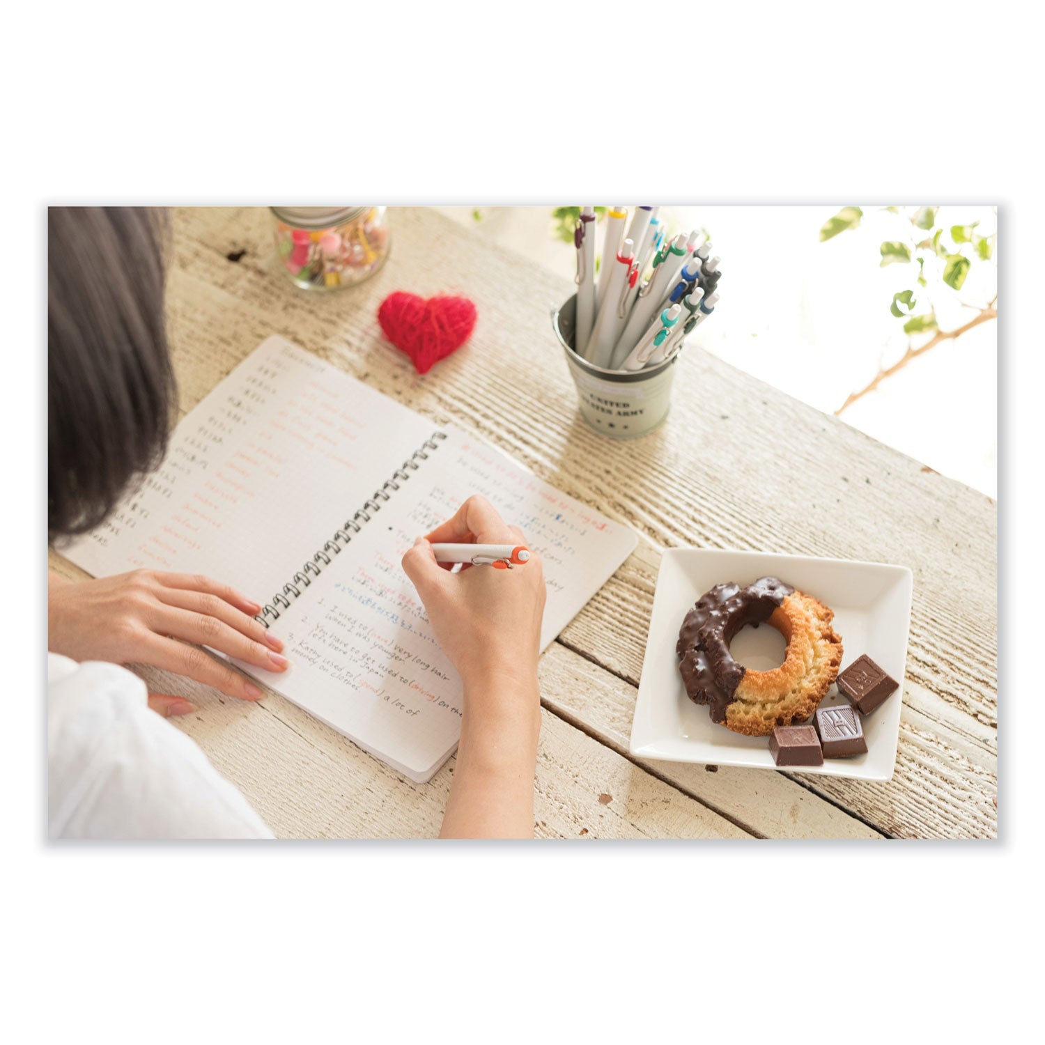 uniball® uniONE Gel Pen, Retractable, Medium 0.7 mm, Black Ink, White/Black Barrel, Dozen