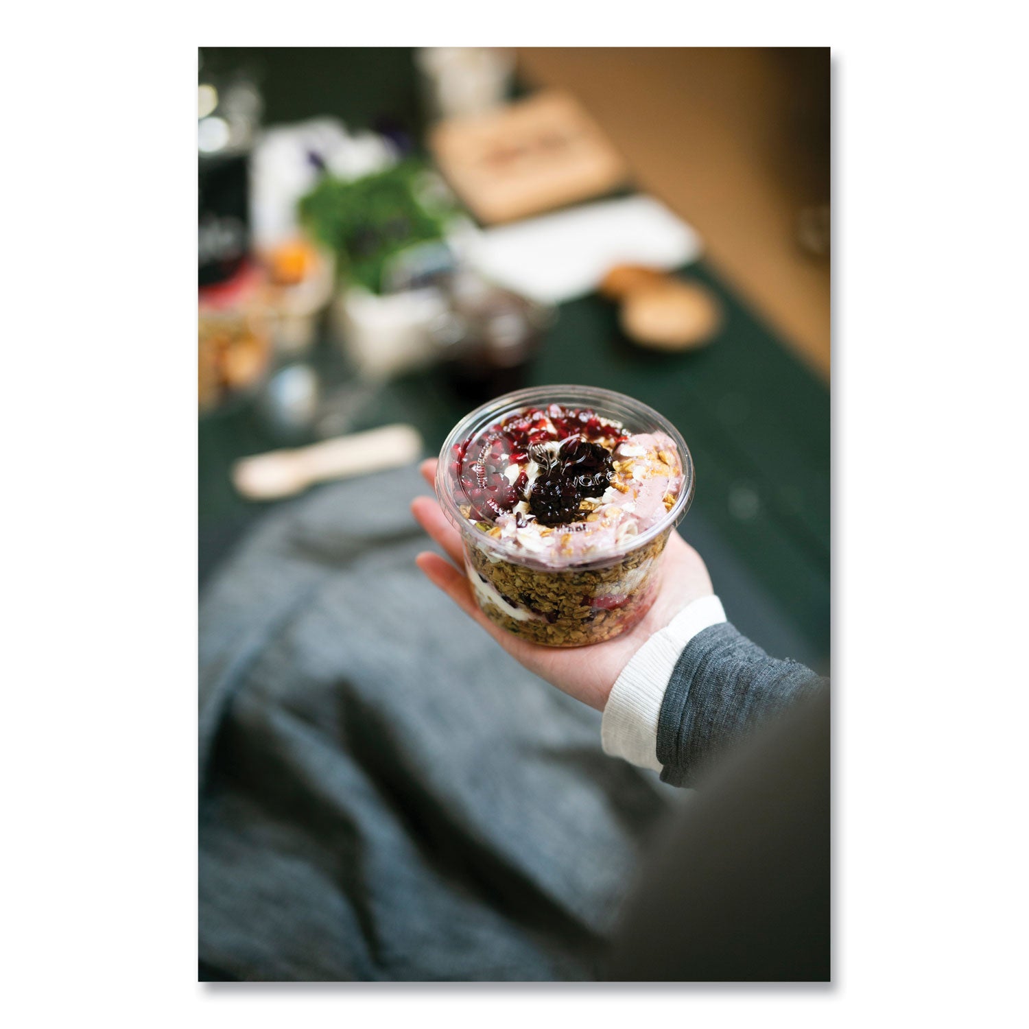 Vegware™ Round Deli Pot Lids, Compostable, For 8 oz to 32 oz Deli Containers, Clear, Plastic, 500/Carton