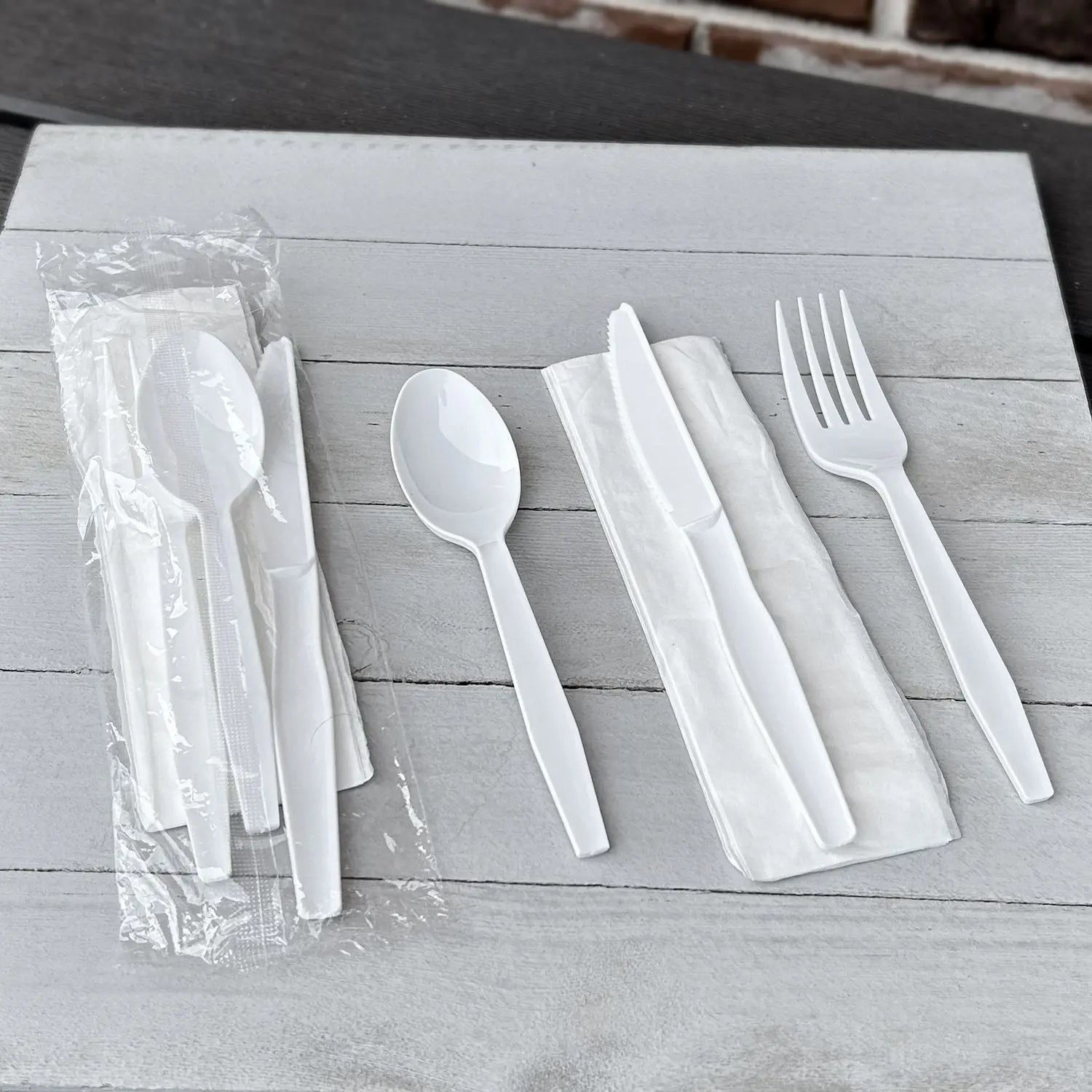Four-Piece Cutlery Kit, Fork/Knife/Napkin/Teaspoon, Mediumweight, Polystyrene, White, 250/Carton Boardwalk® Flipcost