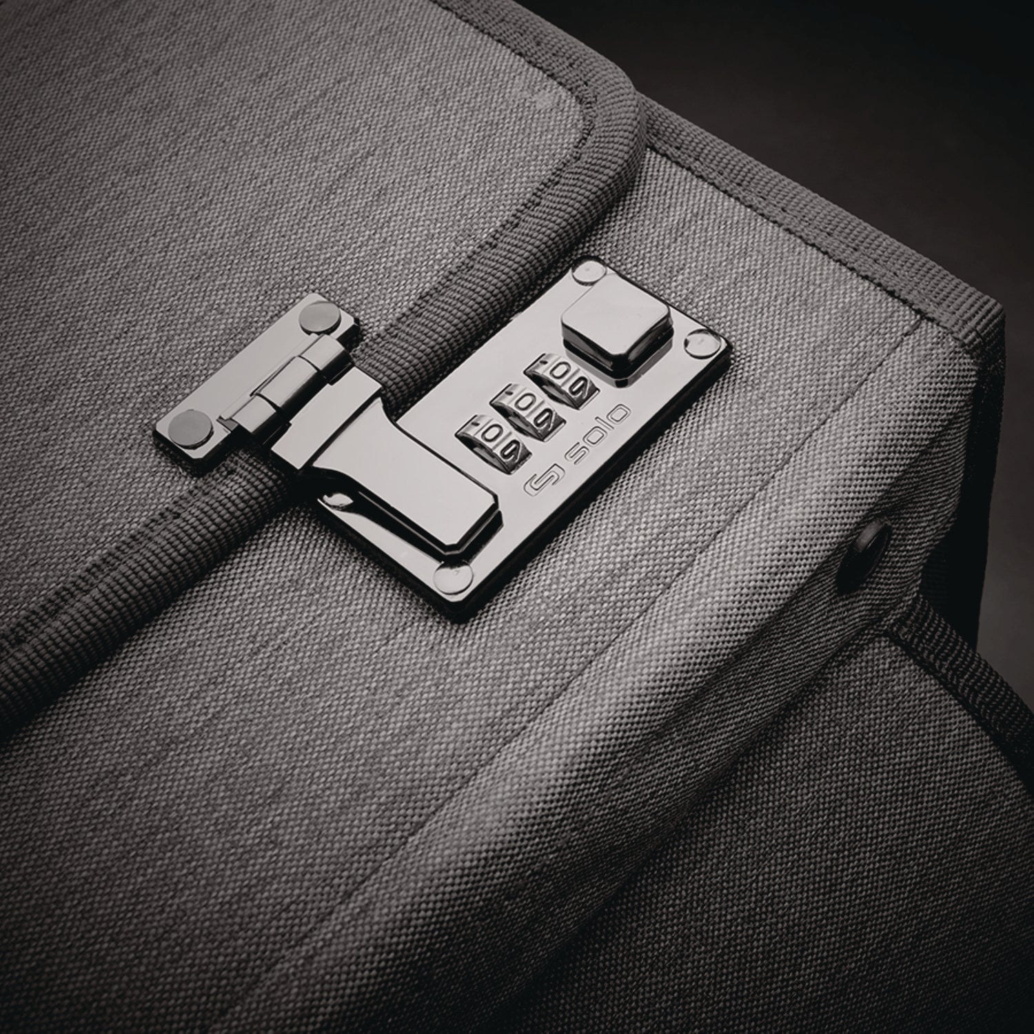 Solo Classic Recycled Rolling Catalog Case, Fits Device Up to 17.3", 9.31 x 9.31 x 16.14, Gray/Black