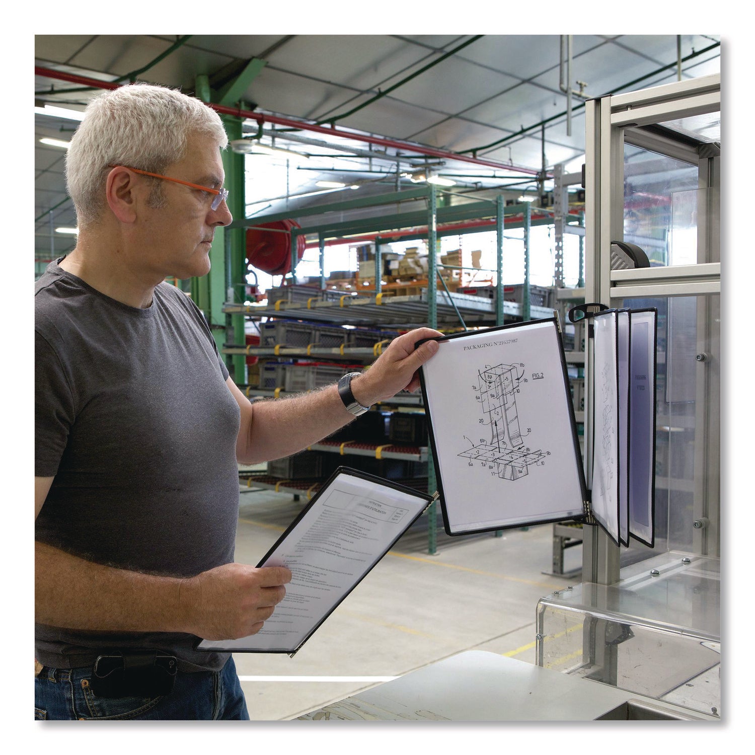 djois® by Tarifold PRO Series Magnetic Wall Reference System, 5 Panels with Black Borders, Black Base