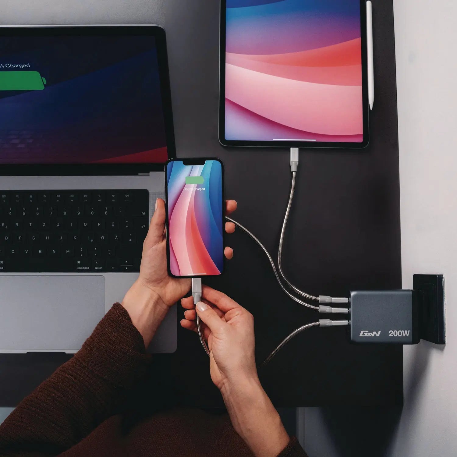 200 W 4-Port GaN Wall Charger, Black/Gray Verbatim® Flipcost