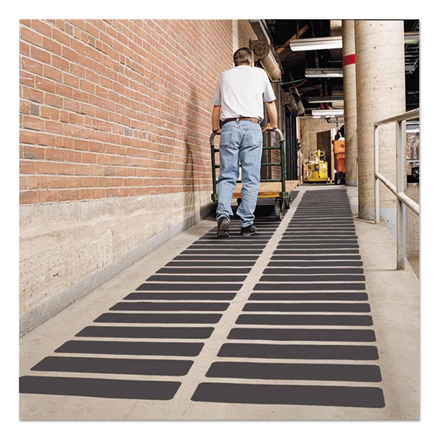 3M Safety-Walk™ Safety-Walk General Purpose Tread Rolls, 4" X 60 Ft, Black