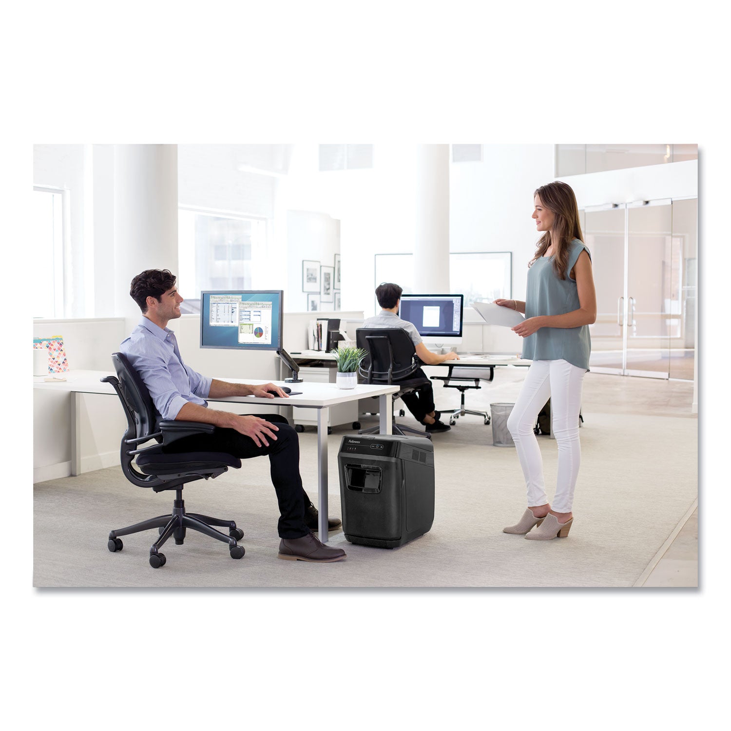 Fellowes® Automax 200m Auto Feed Micro-Cut Shredder, 200 Auto/10 Manual Sheet Capacity