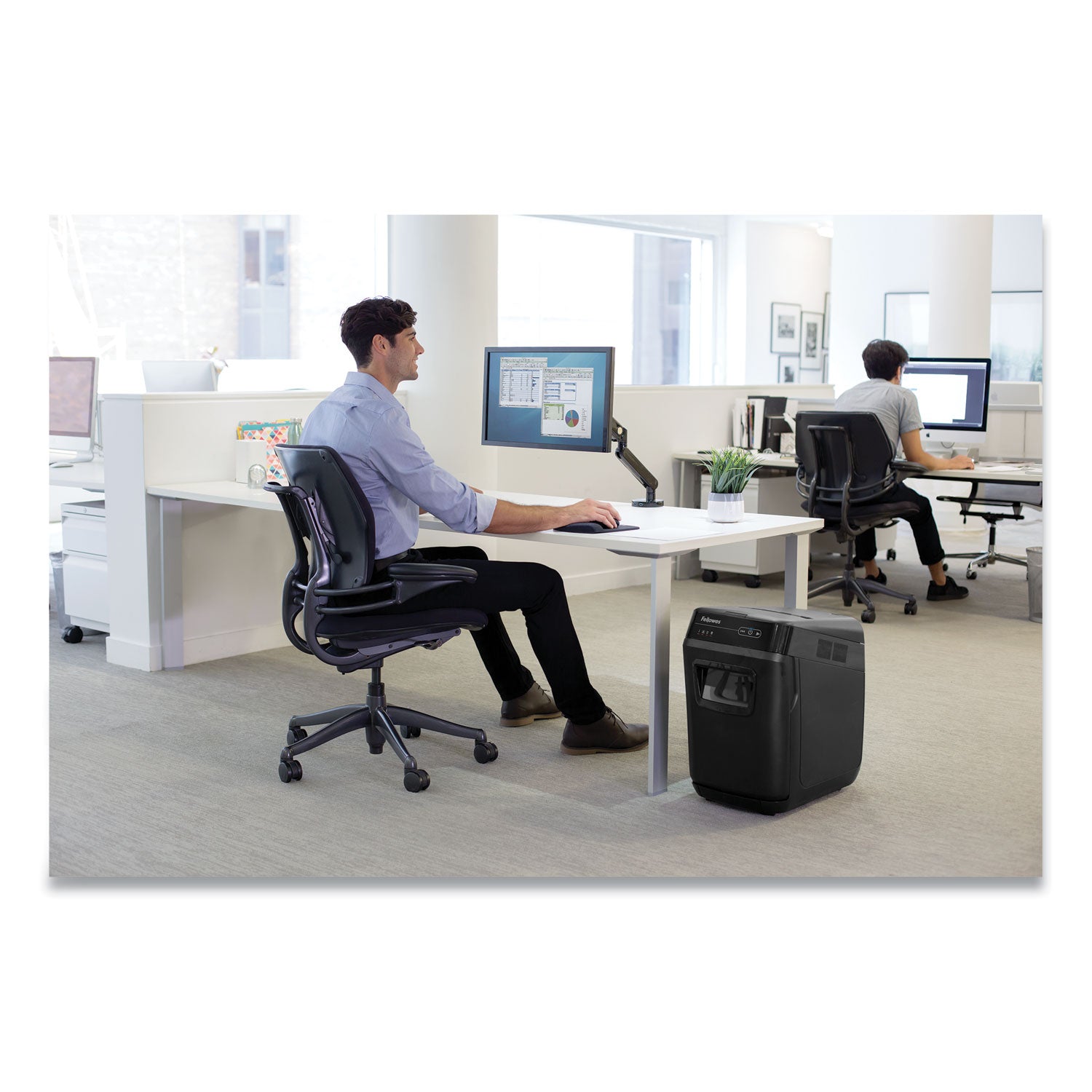 Fellowes® Automax 200m Auto Feed Micro-Cut Shredder, 200 Auto/10 Manual Sheet Capacity