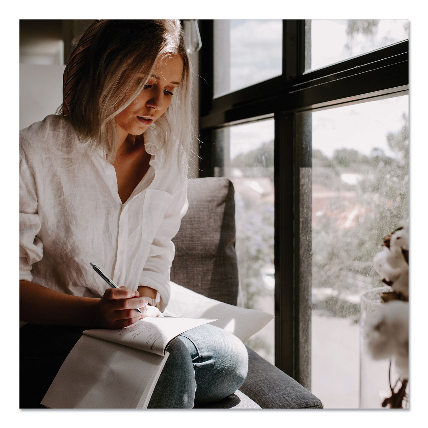 uniball® Signo 207 Gel Pen, Retractable, Medium 0.7 mm, Blue Ink, Smoke/Black/Blue Barrel, 4/Pack