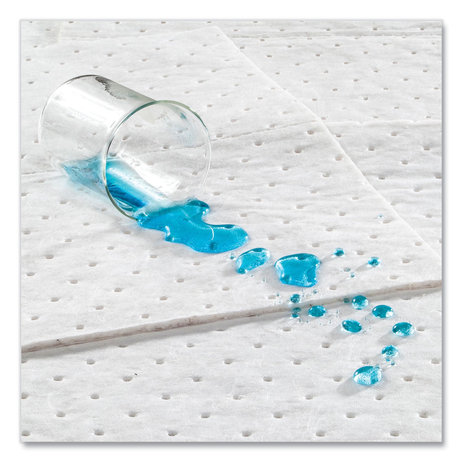 HOSPECO® Taskbrand Industrial Oil Only Sorbent Pad, 0.21 Gal, 15 X 18, 100/carton