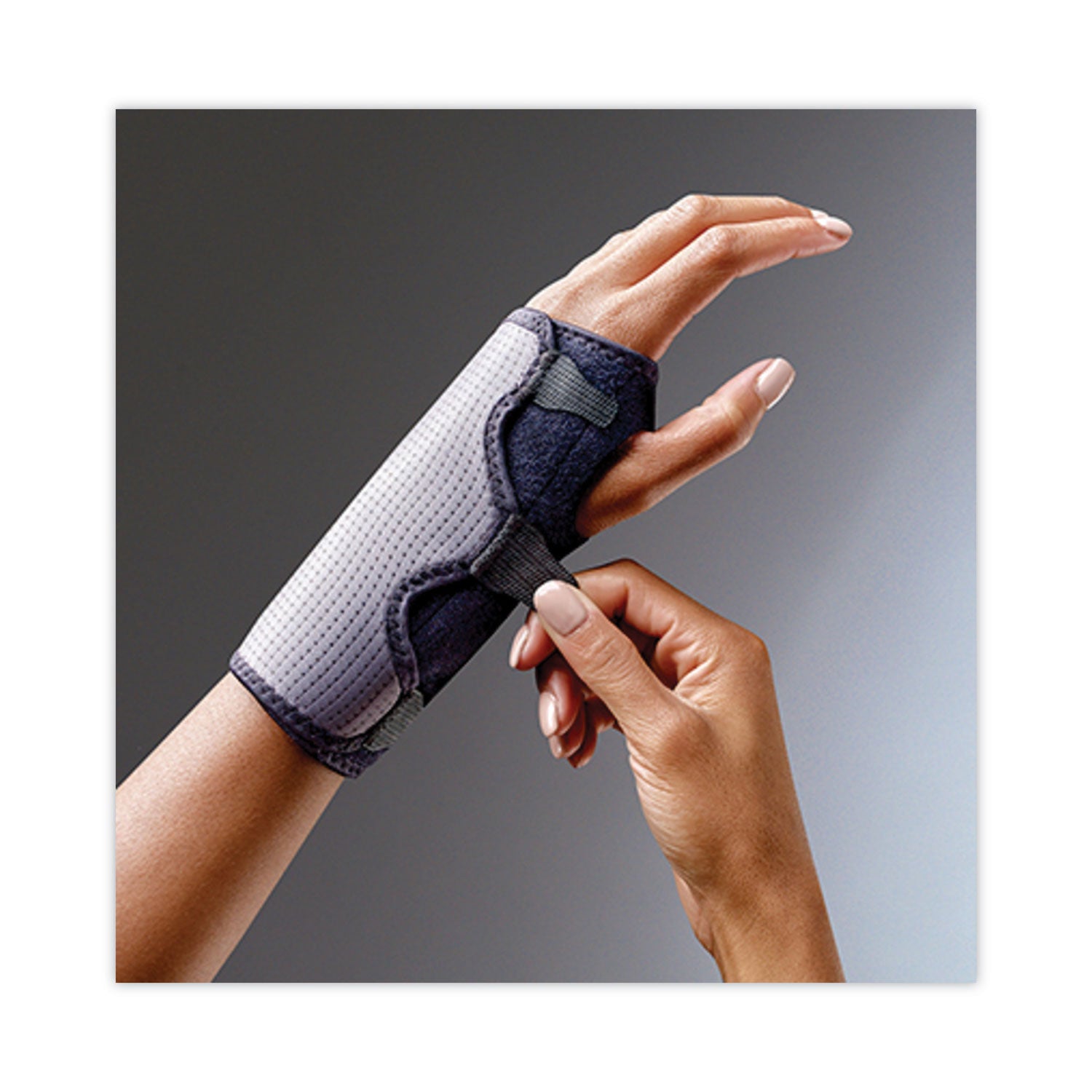 FUTURO™ Adjustable Reversible Splint Wrist Brace, Fits Wrists 5.5" to 8.5", Black