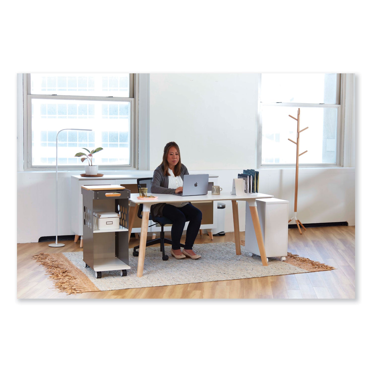 Safco® Resi LED Floor Lamp, Gooseneck, 60" Tall, White