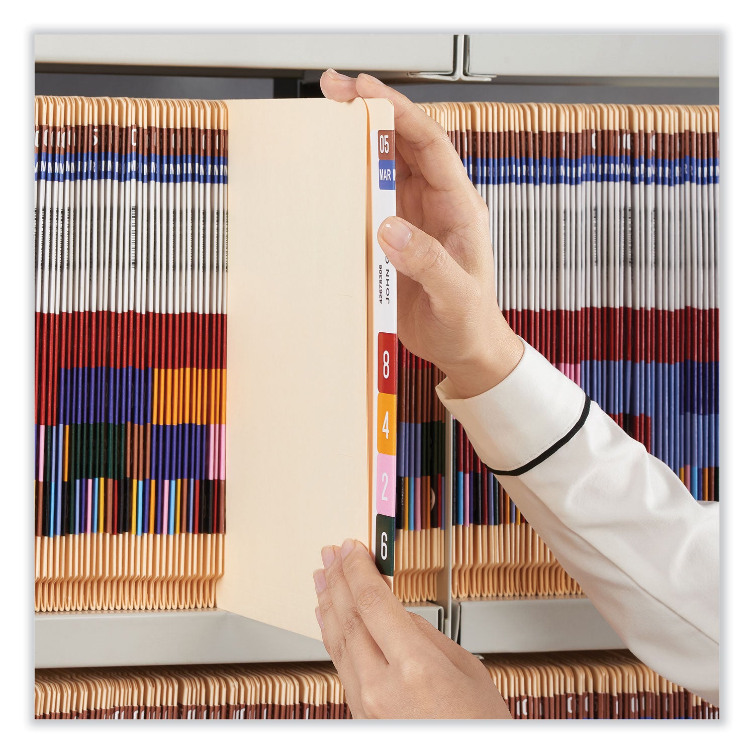 Universal® Deluxe Reinforced End Tab Folders, Straight Tabs, Legal Size, 0.75" Expansion, Manila, 100/Box