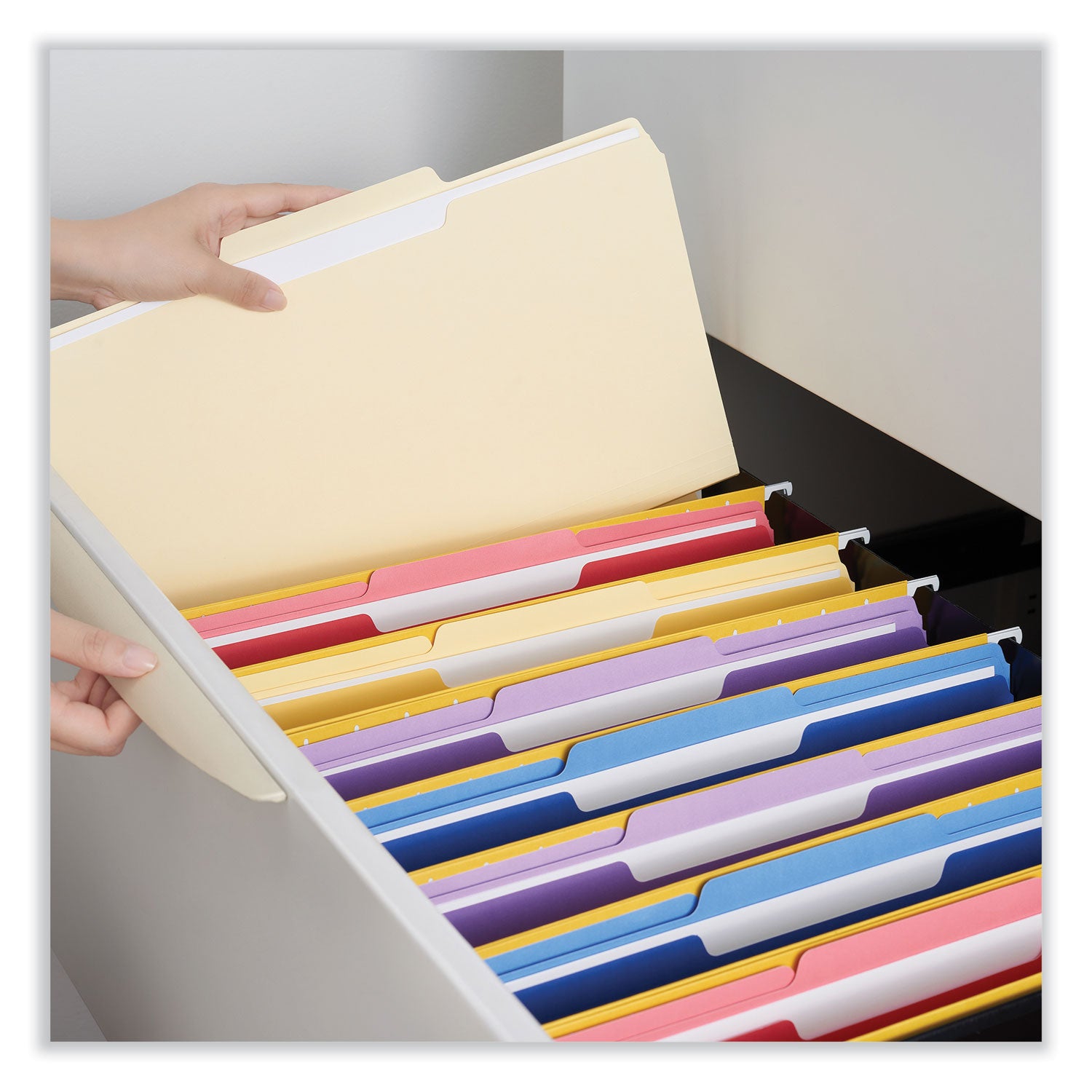Universal® Interior File Folders, 1/3-Cut Tabs: Assorted, Legal Size, 9.5-pt Manila, 100/Box