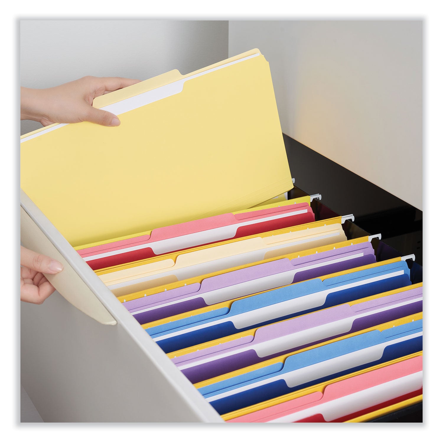 Universal® Interior File Folders, 1/3-Cut Tabs: Assorted, Legal Size, 11-pt Stock, Yellow, 100/Box