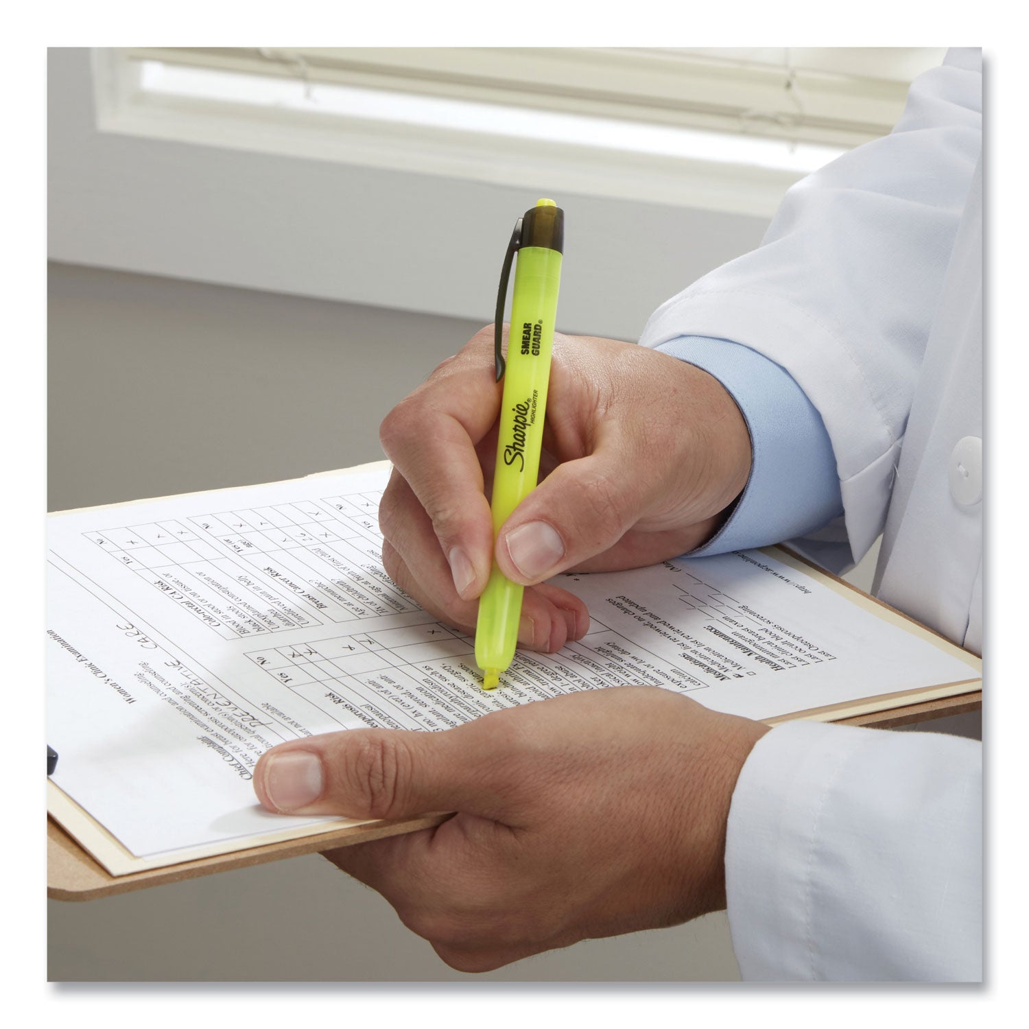 Sharpie® Retractable Highlighters With Storage Pouch, Assorted Ink Colors, Chisel Tip, Assorted Barrel Colors, 8/set