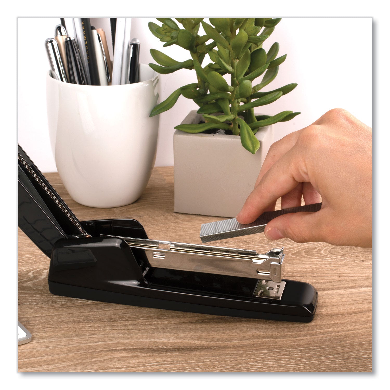 Swingline® 747 Business Full Strip Desk Stapler, 30-Sheet Capacity, Black
