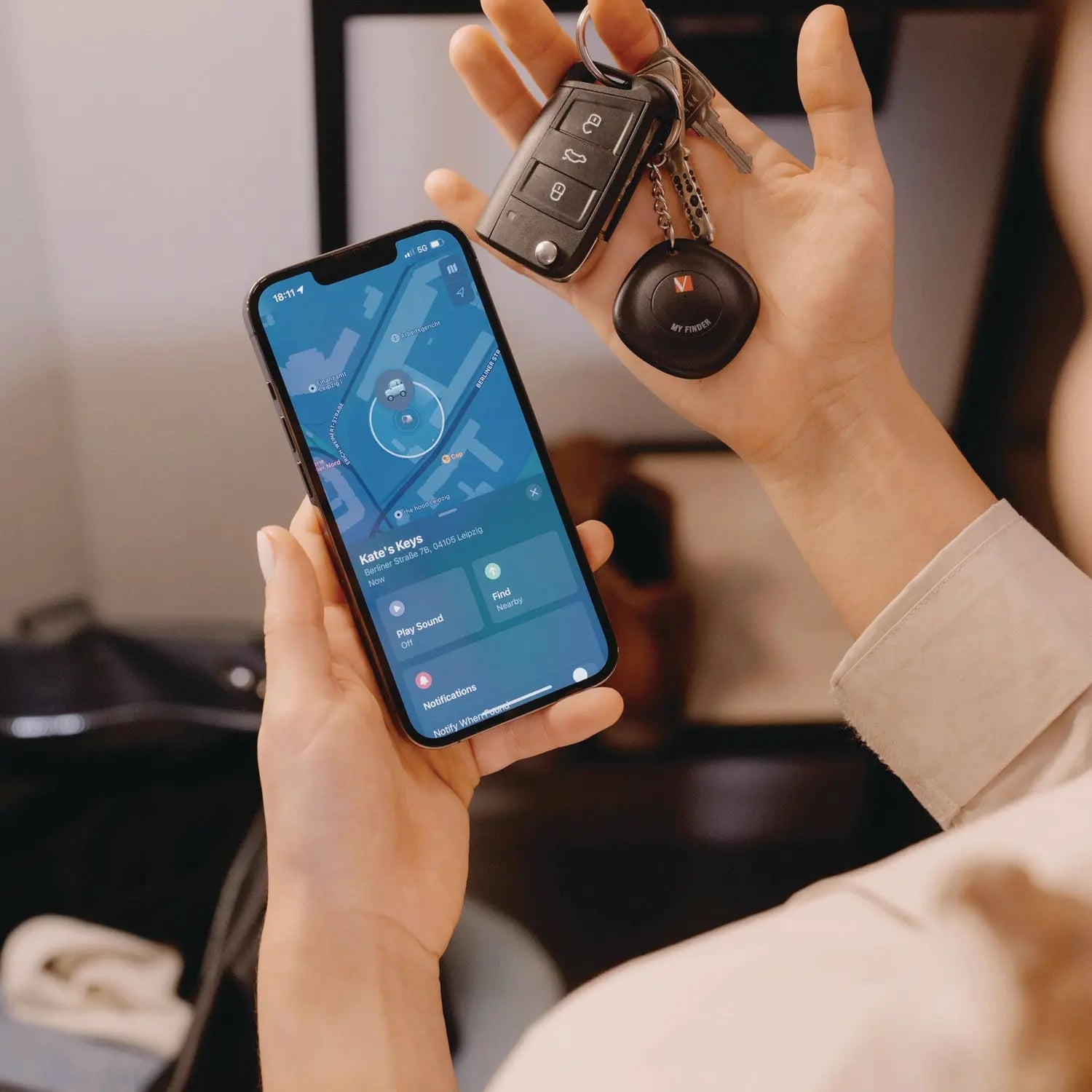 My Finder Bluetooth Tracker for Apple iOS, Black/White, 2/Pack Verbatim® Flipcost